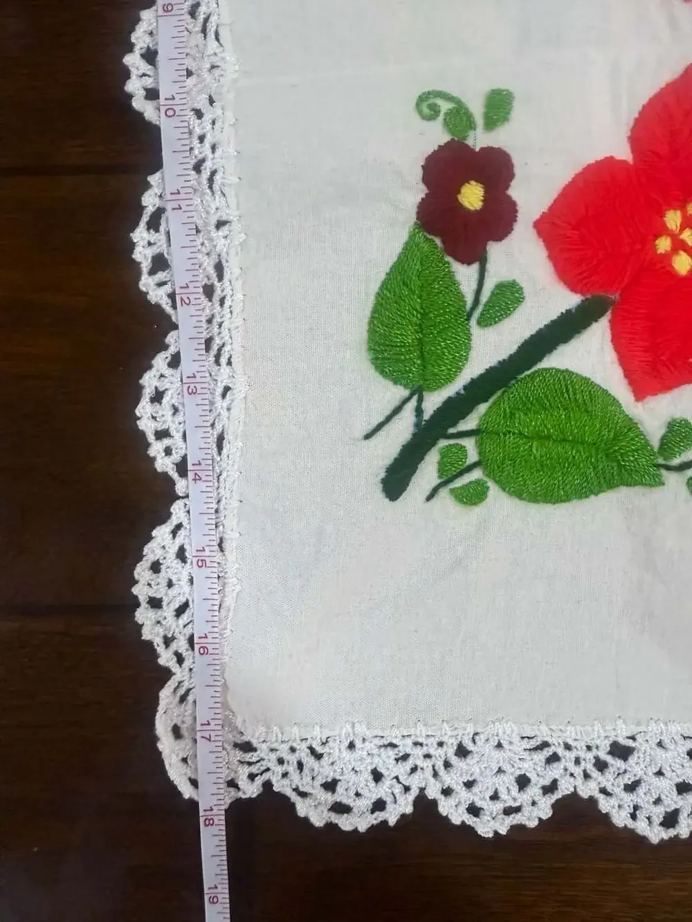 Vintage Handmade Mexican Embroidered Servilleta Floral Lace Trim 17x17